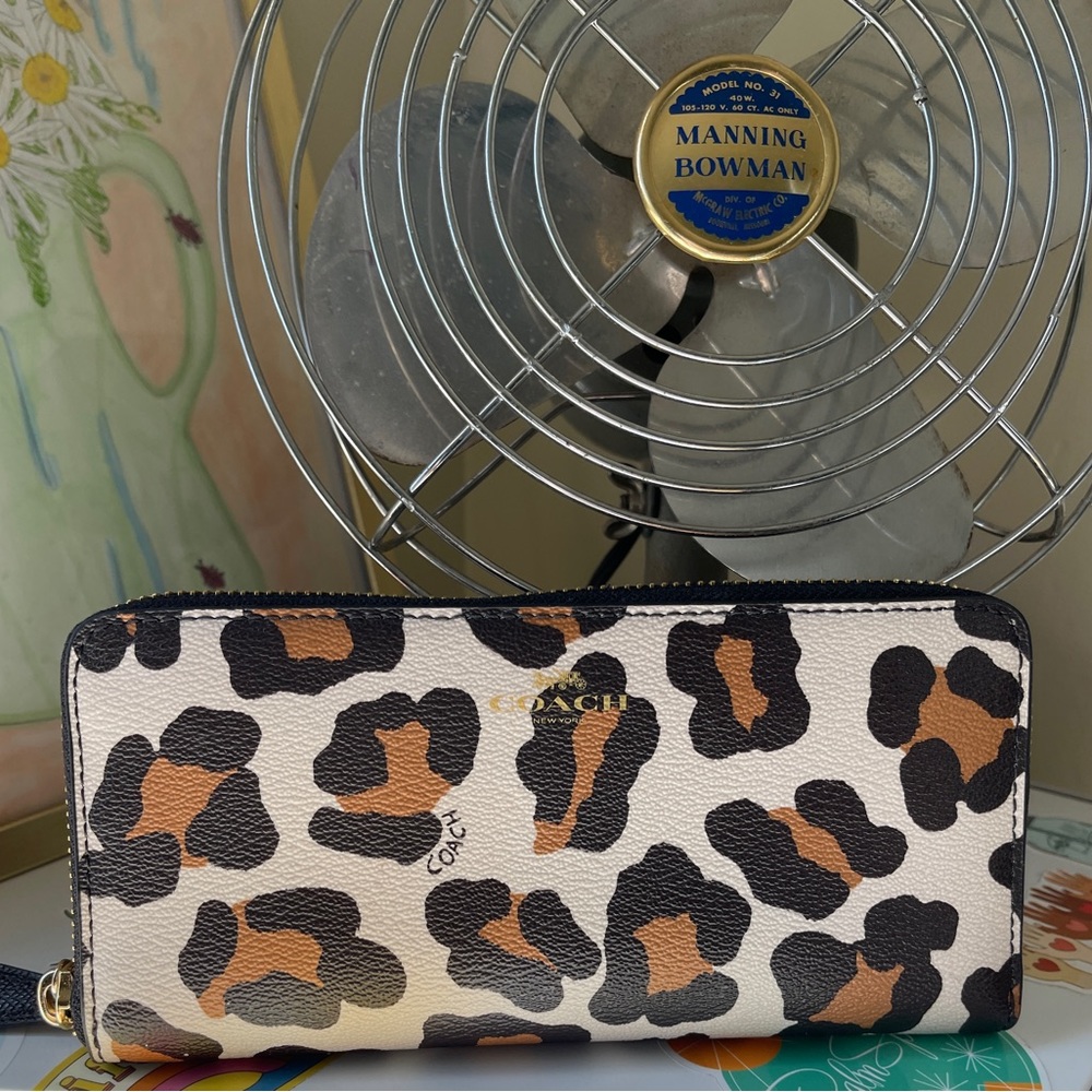 Coach Ocelot Zip Around Wallet LN